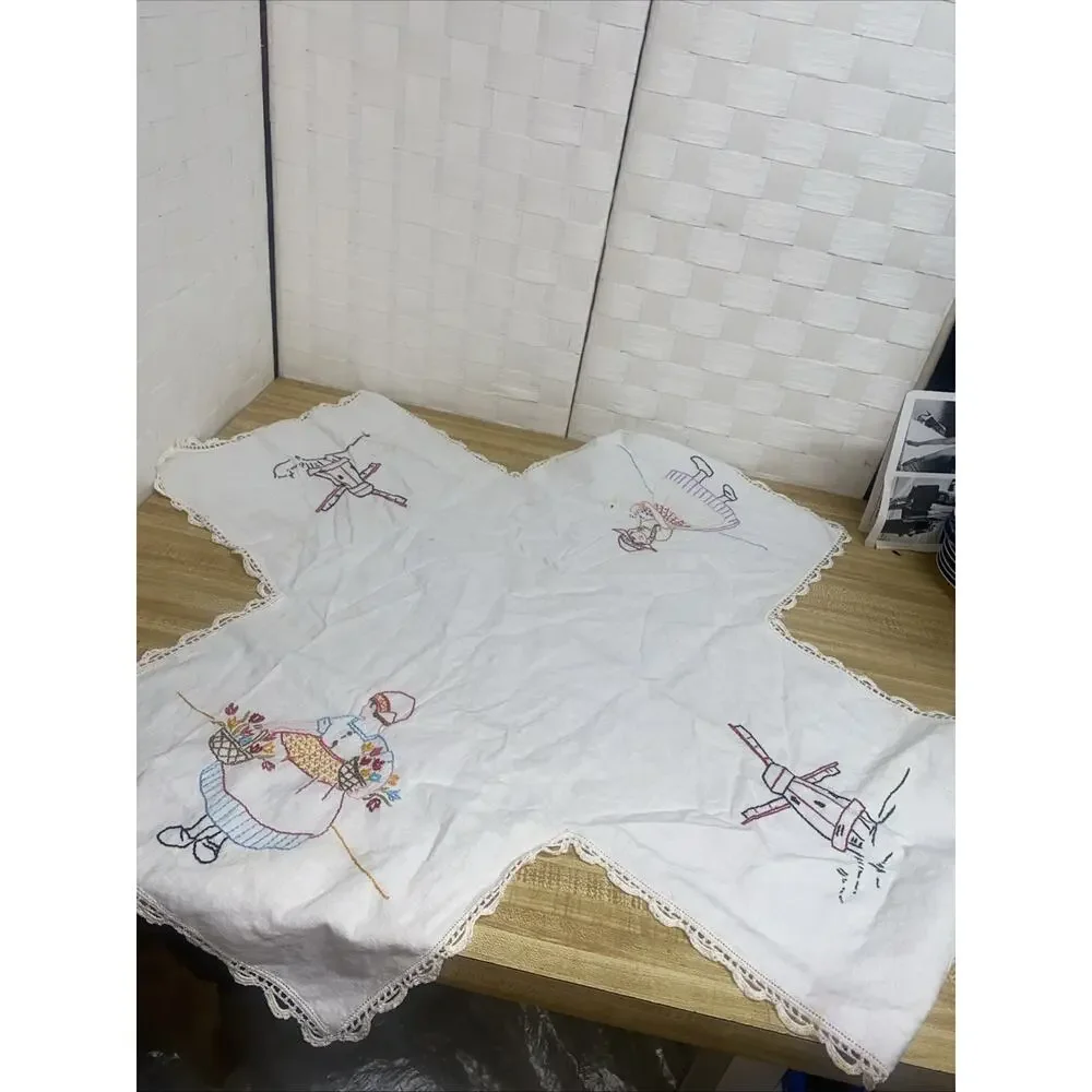 Set Of Hand Embroidered Tablecloth (1) & Napkins (4) Dutch Windmill Crochet Lace
